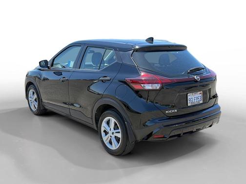 Super Black 2023 Nissan Kicks S
