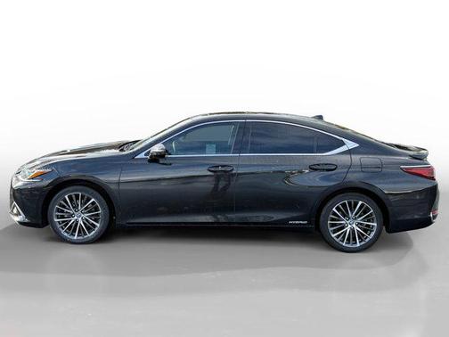 2022 Lexus ES 300h Base