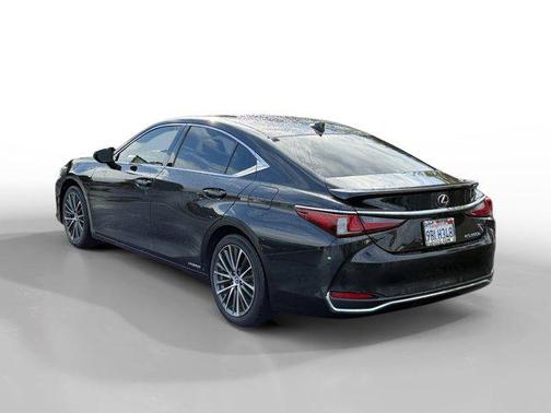 2022 Lexus ES 300h Base