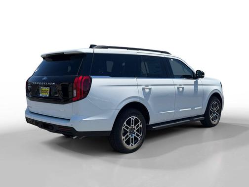 STAR WHITE MET TRI-COAT 2026 Ford Expedition Active