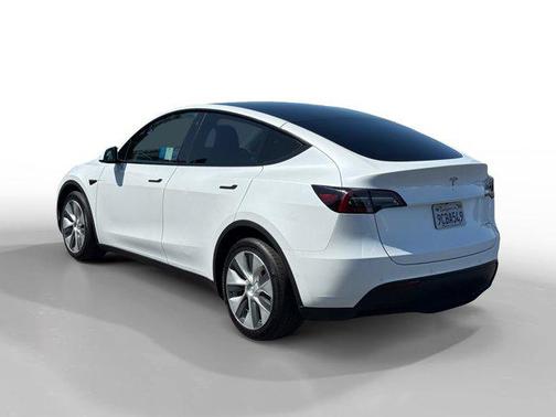 2022 Tesla Model Y Long Range Dual Motor All-Wheel Drive