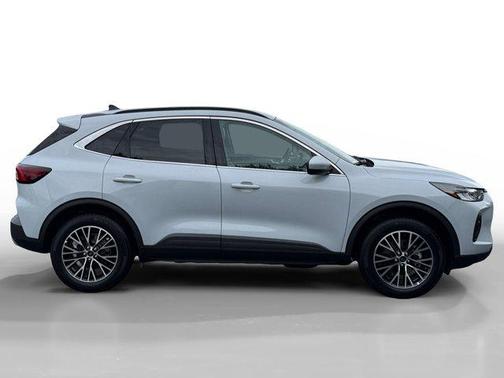 2025 Ford Escape PHEV SE