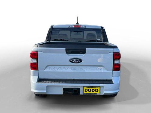 Space White Metallic 2026 Ford Maverick Lobo