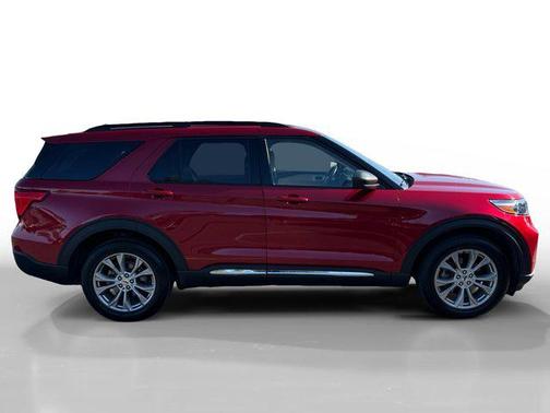 Rapid Red Metallic Tinted Clearcoat 2021 Ford Explorer XLT