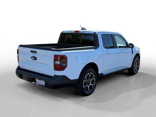 Oxford White 2025 Ford Maverick Lariat