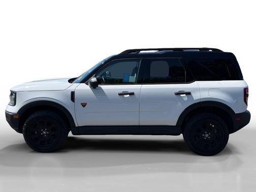 Oxford White 2025 Ford Bronco Sport Badlands