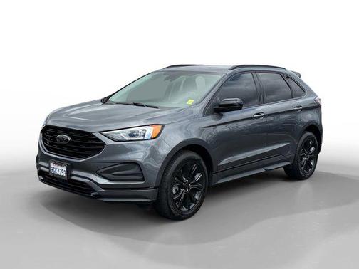 Carbonized Gray Metallic 2023 Ford Edge SE