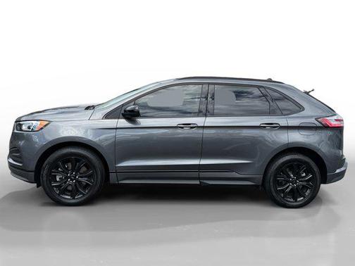 Carbonized Gray Metallic 2023 Ford Edge SE