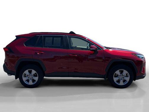 Pearl 2025 Toyota RAV4 XLE
