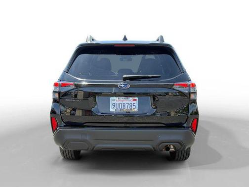 Crystal Black Silica 2025 Subaru Forester Premium