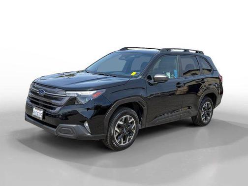 Crystal Black Silica 2025 Subaru Forester Premium