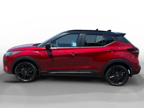 2022 Nissan Kicks SR
