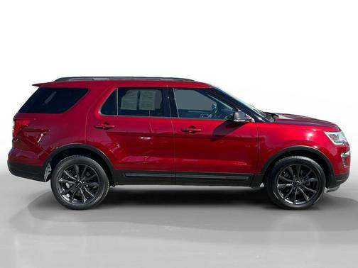 Ruby Red Metallic 2018 Ford Explorer XLT