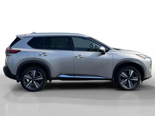 Champagne Silver Metallic 2023 Nissan Rogue SL