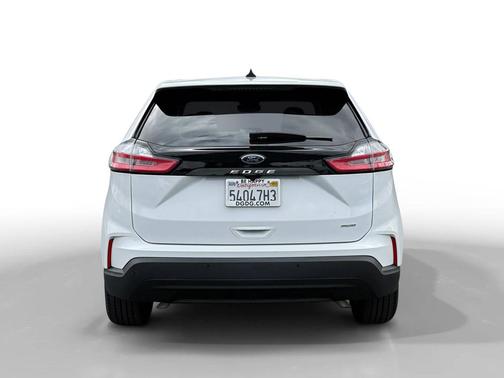Oxford White 2021 Ford Edge SE