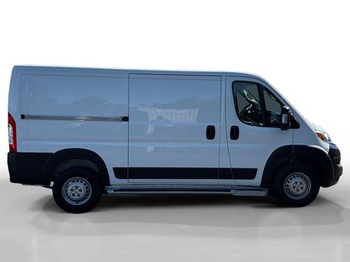 Bright White Clearcoat 2025 RAM ProMaster 2500 Tradesman