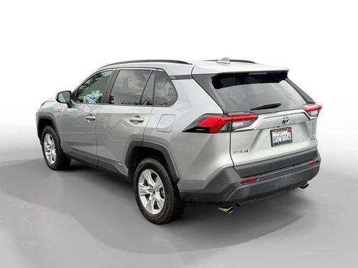 2020 Toyota RAV4 Hybrid XLE