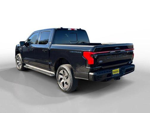 2023 Ford F-150 Lightning LARIAT