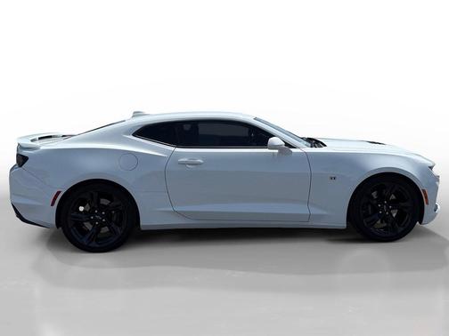 Summit White 2021 Chevrolet Camaro 2SS