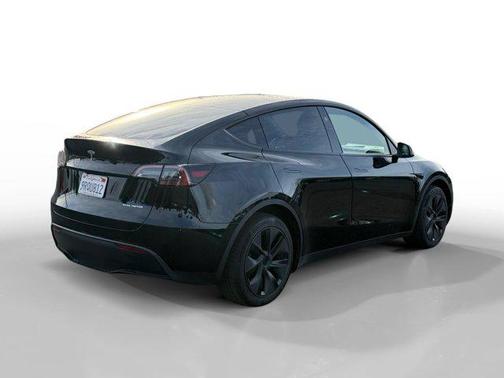 2025 Tesla Model Y Long Range Dual Motor All-Wheel Drive