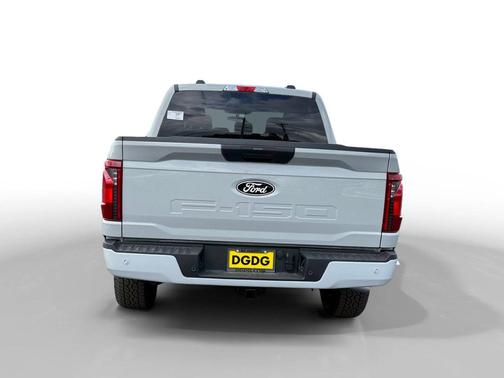 Avalanche 2026 Ford F-150 XLT