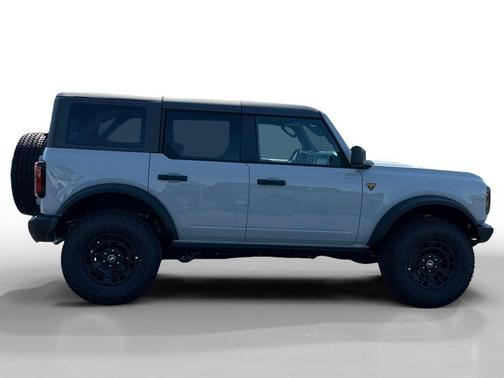 Avalanche Gray 2026 Ford Bronco Badlands