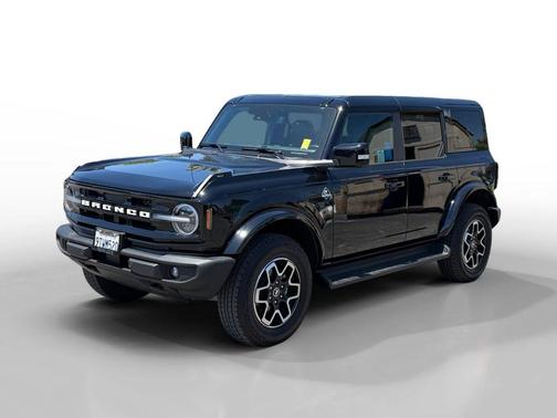Shadow Black 2025 Ford Bronco Outer Banks