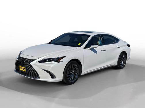 White Pearl 2025 Lexus ES 300h Luxury