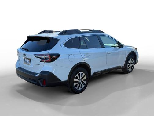 Crystal White Pearl 2021 Subaru Outback Premium