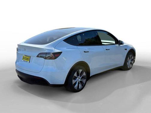 Pearl White Multi-Coat 2023 Tesla Model Y Long Range Dual Motor All-Wheel Drive