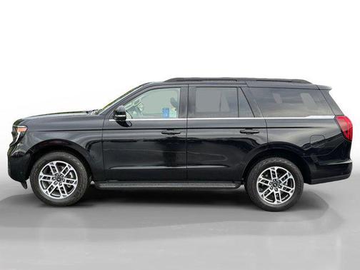 Black Metallic 2025 Ford Expedition Active