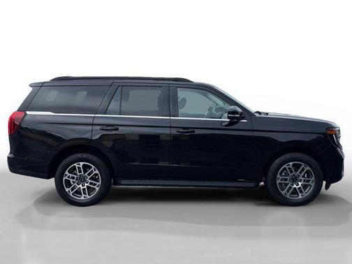 Black Metallic 2025 Ford Expedition Active