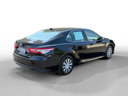 2019 Toyota Camry Hybrid LE
