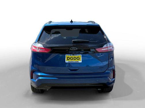 Atlas Blue Metallic 2024 Ford Edge SE