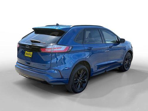 Atlas Blue Metallic 2024 Ford Edge SE