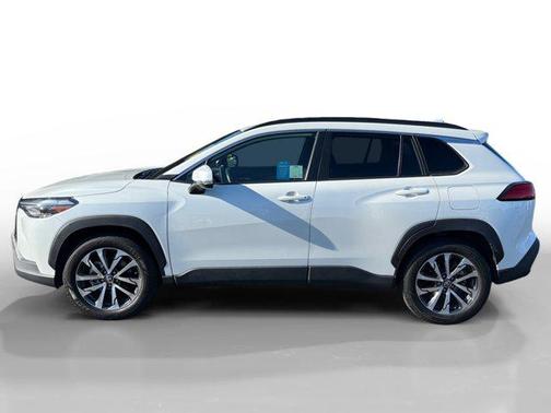 2022 Toyota Corolla Cross XLE