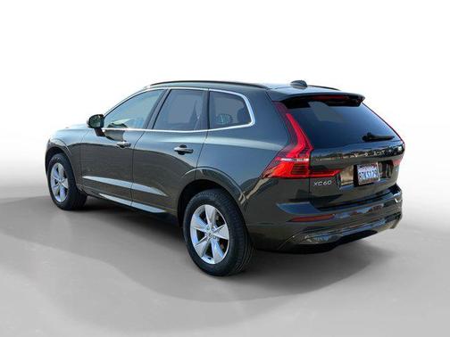 2022 Volvo XC60 B5 Momentum