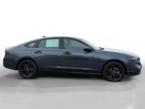 Urban Gray Pearl 2025 Honda Accord SE