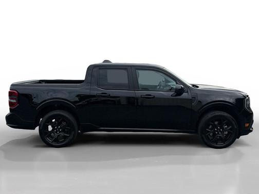 Shadow Black 2025 Ford Maverick Lobo Standard