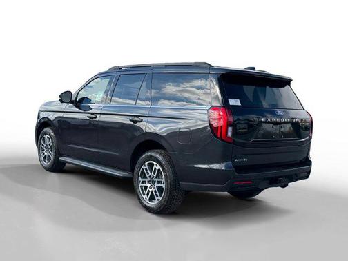 Dark Matter Gray Metallic 2026 Ford Expedition Active