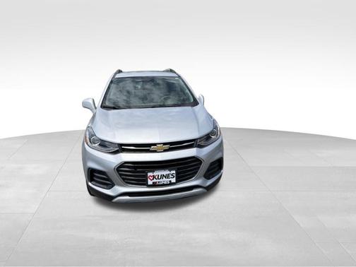 Silver Ice Metallic 2019 Chevrolet Trax LT