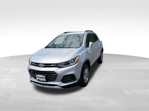 Silver Ice Metallic 2019 Chevrolet Trax LT