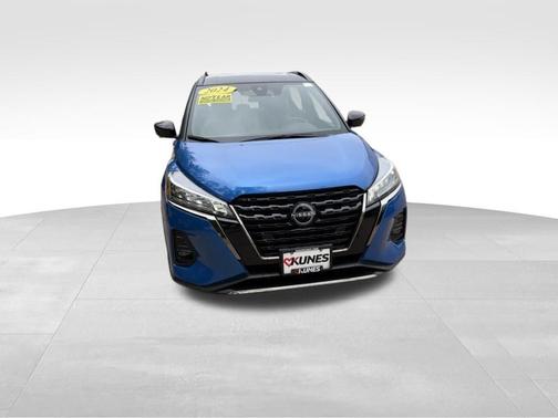 2tblublkroof 2024 Nissan Kicks SR
