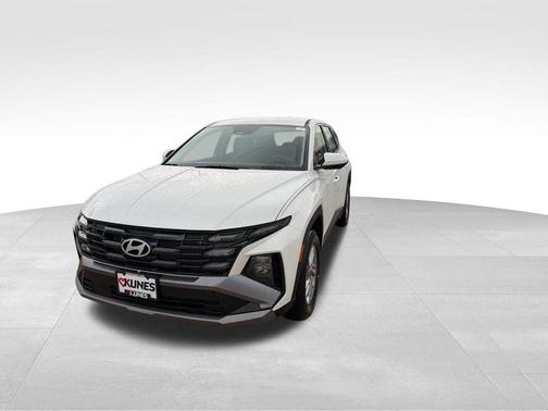 White Pearl 2026 Hyundai TUCSON SE