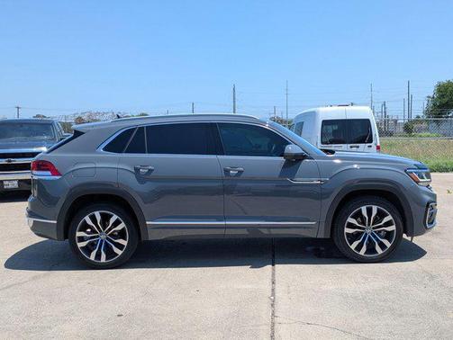 2022 Volkswagen Atlas Cross Sport 3.6L V6 SEL Premium R-Line