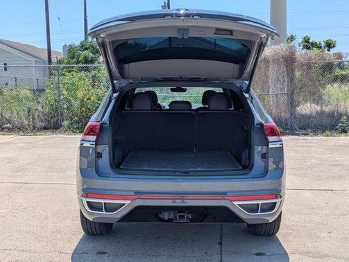 2022 Volkswagen Atlas Cross Sport 3.6L V6 SEL Premium R-Line