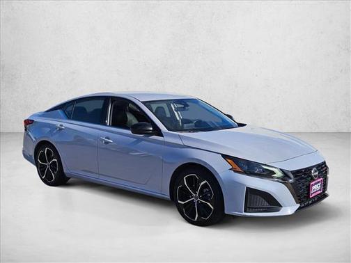 2024 Nissan Altima SR FWD