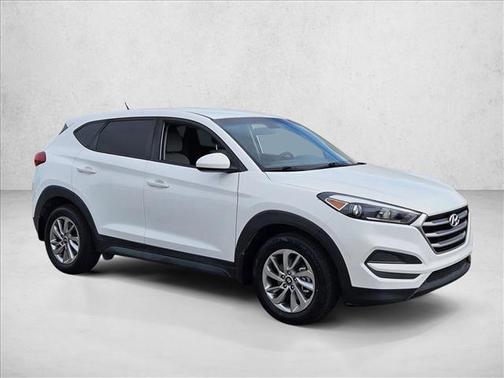 Dazzling White 2018 Hyundai TUCSON SE