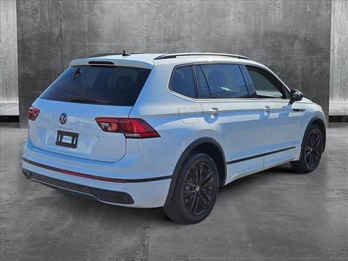 2022 Volkswagen Tiguan 2.0T SE R-Line Black