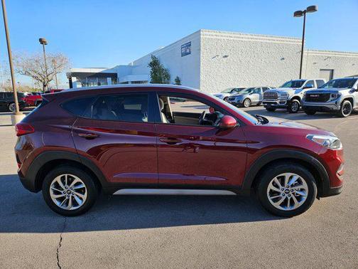 2017 Hyundai TUCSON SE